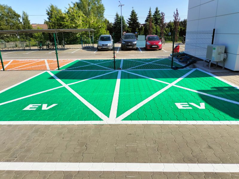 Oznakowanie miejsc parkingowych do ładowania EV